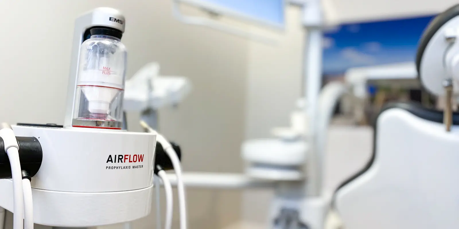 AIRFLOW-Gerät in einem Prophylaxeraum von m71